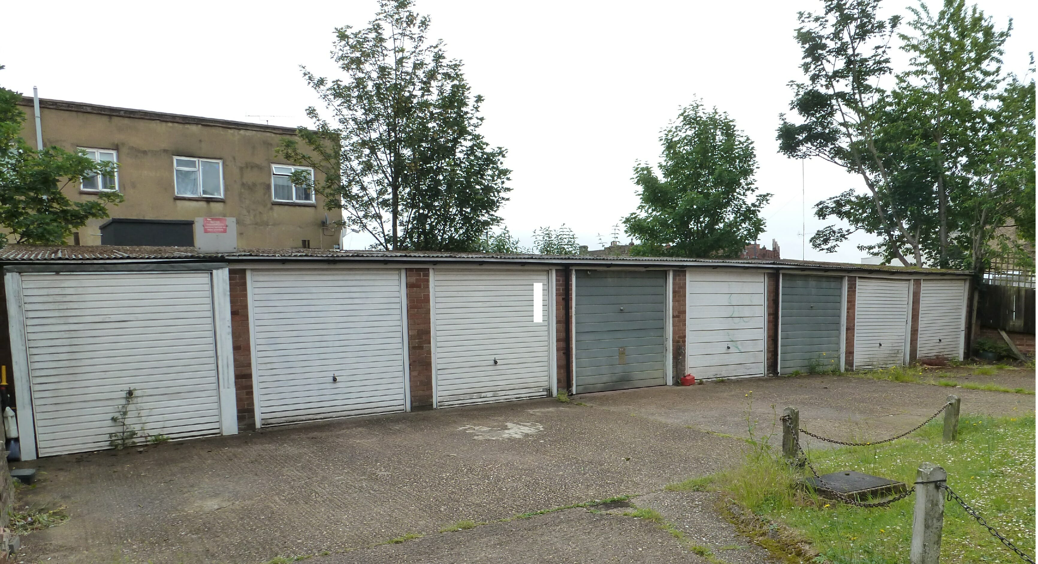 Parking in Secure Lockup Garage in Willesden, NW10 London Garages