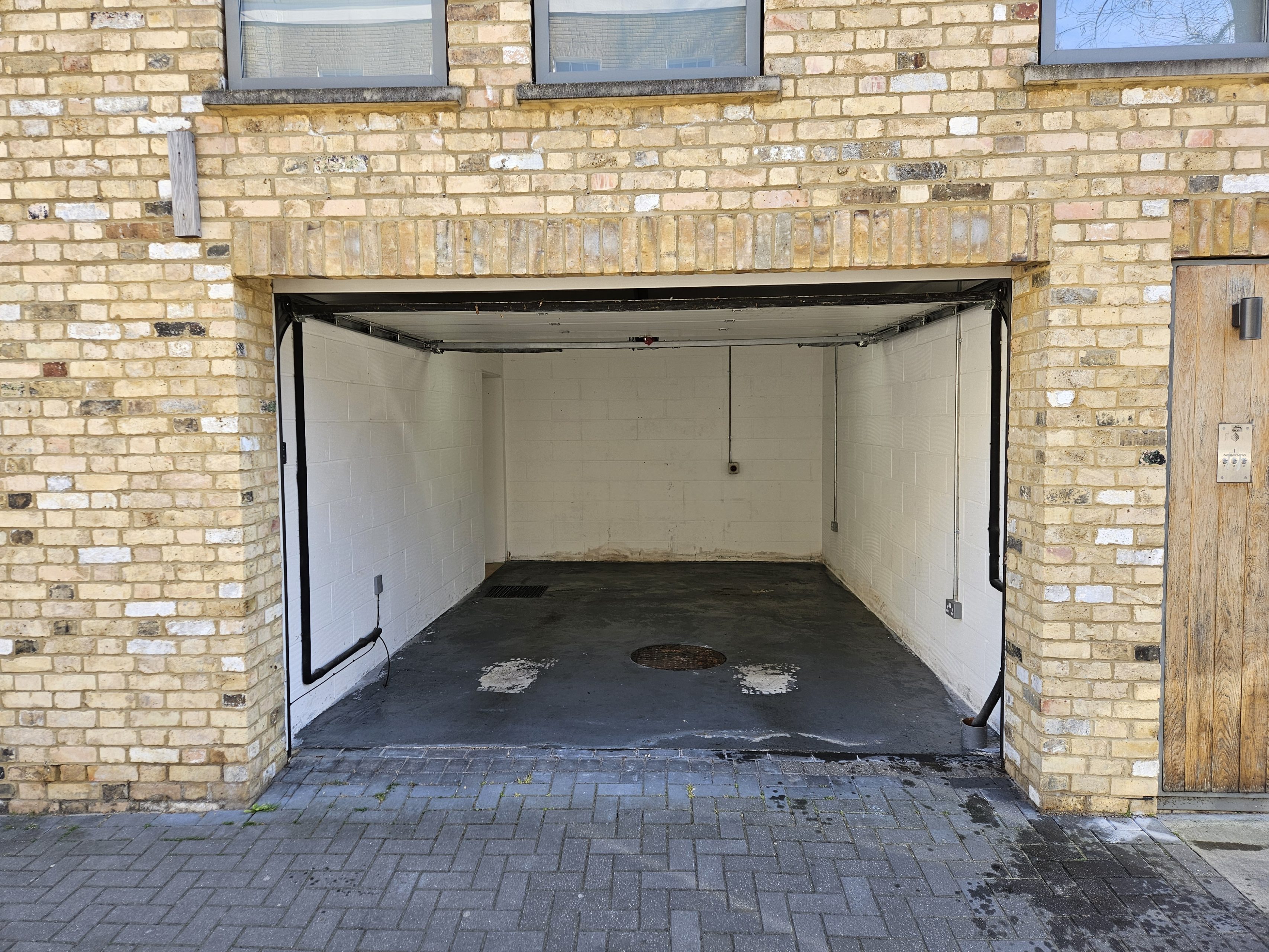 secure lock up garage central london