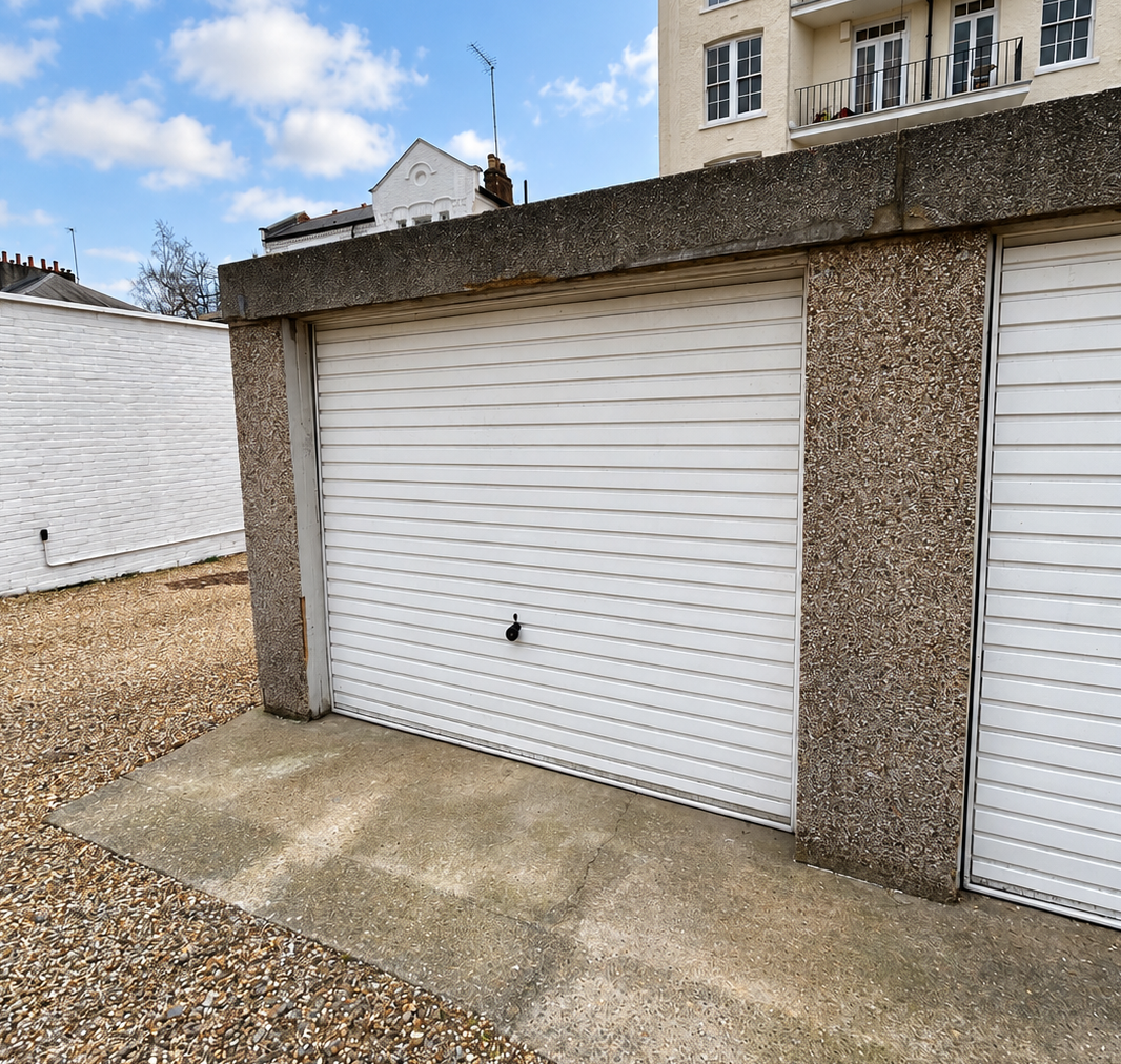 block of garages in Garden Road, London available to rent